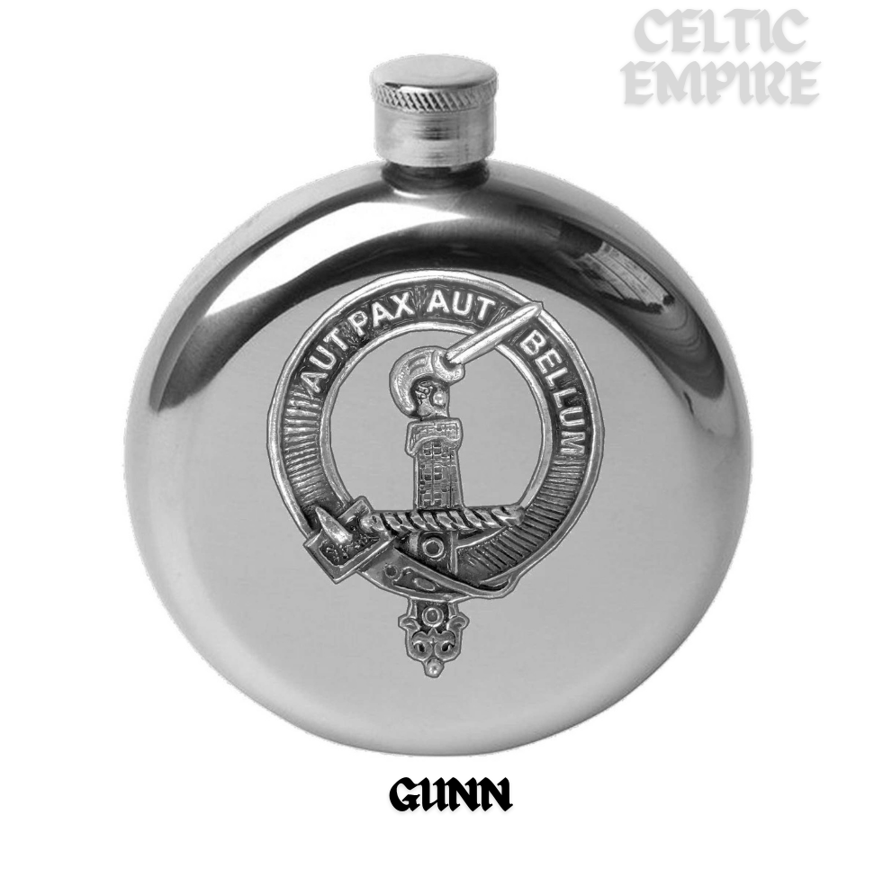 Gunn (New) Round Scottish Family Clan Crest Badge Stainless Steel 5oz Flask