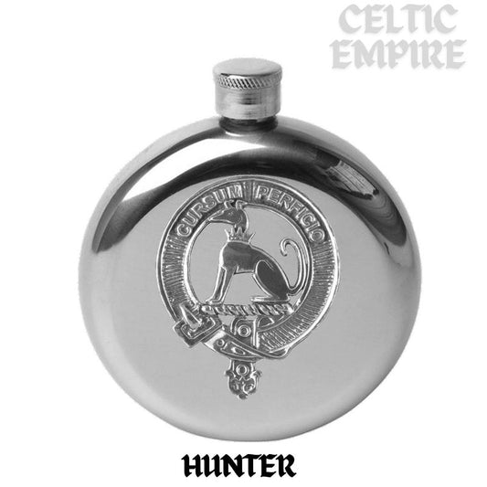 Hunter 5oz Round Family Clan Crest Scottish Badge Flask