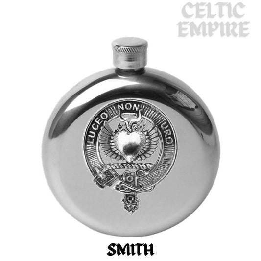 Smith 5 oz Round Family Clan Crest Scottish Badge Flask
